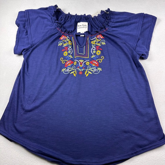 Embroidered Blue Top Women's Size Medium Short Sleeve Keyhole Neck Peasant NY - Picture 2 of 6